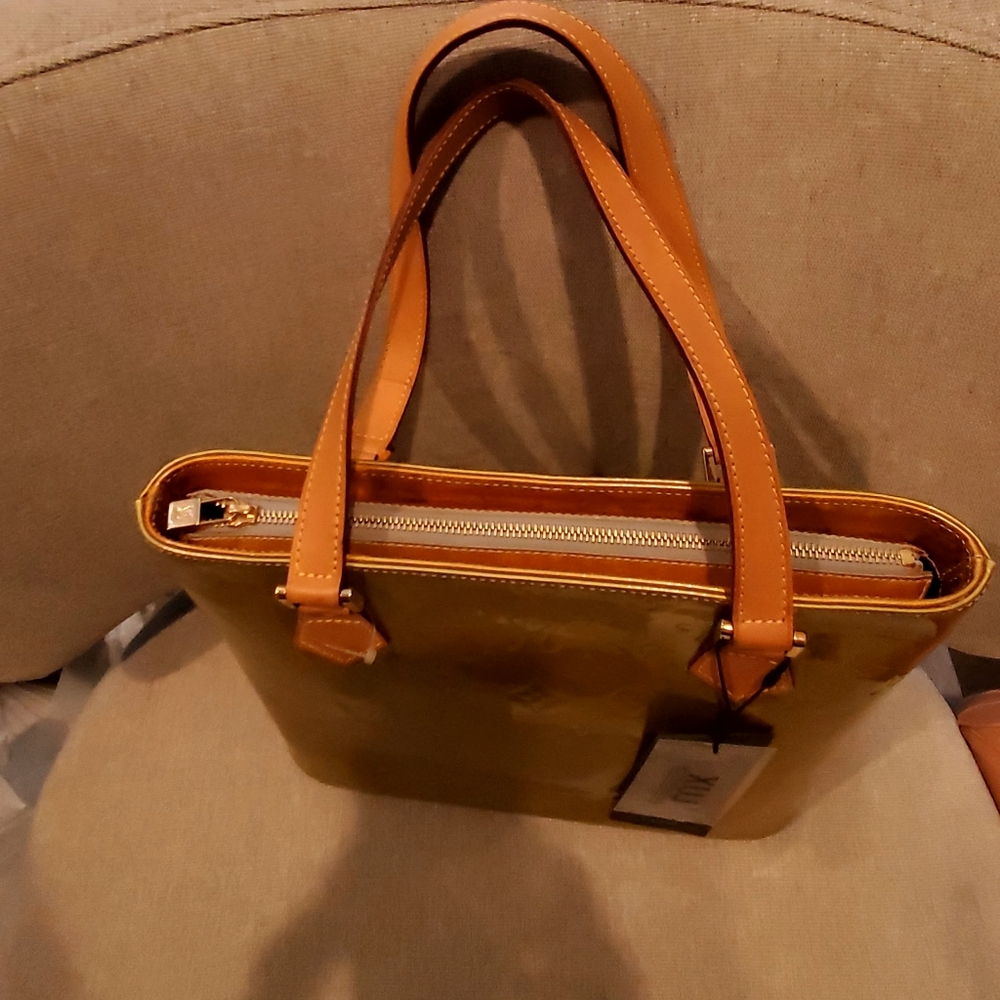 Louis Vuitton Gold  Vernis Tote - Picture 7 of 9